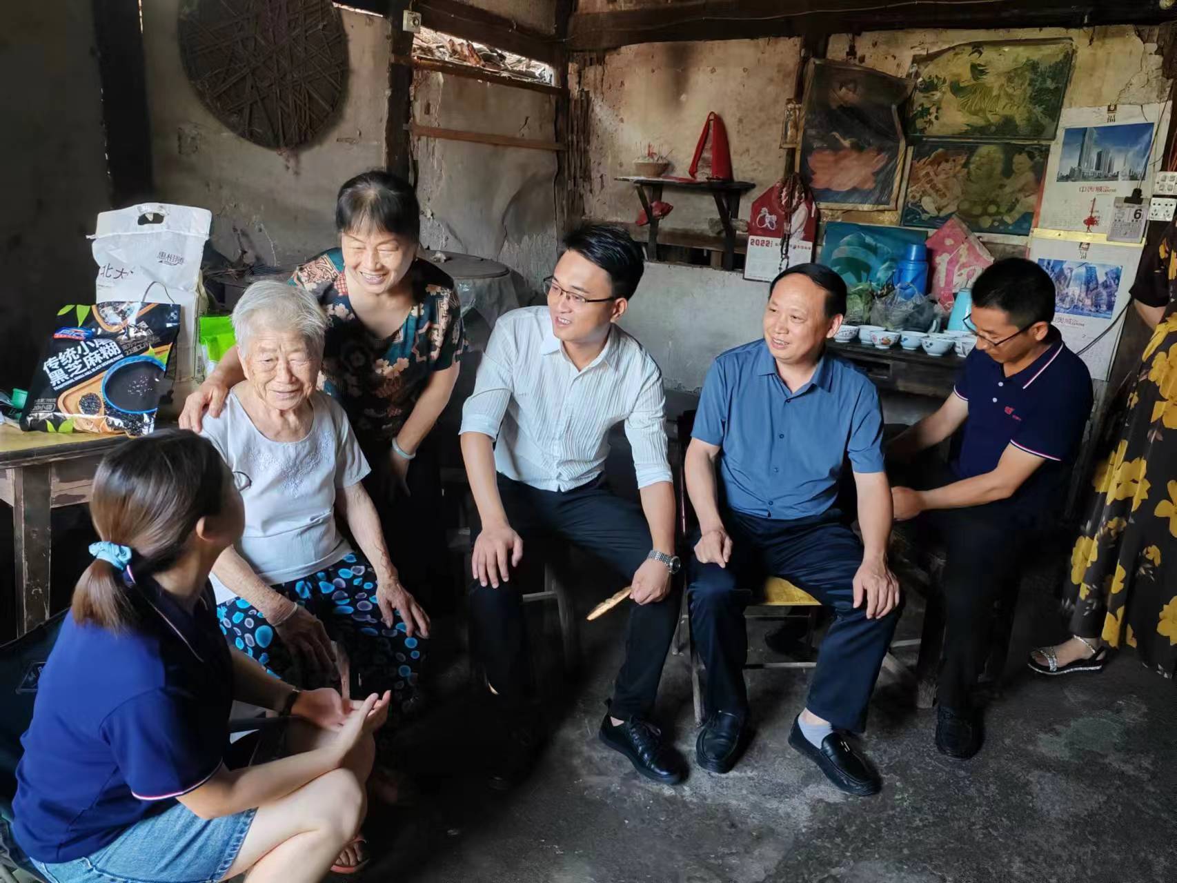 【企业活动】心系社会 责任致远 |牧哥下乡扶老助困 送温暖